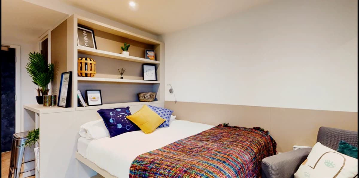 Canvas Manchester image