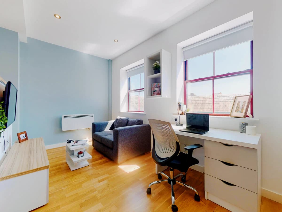 Deluxe Studio