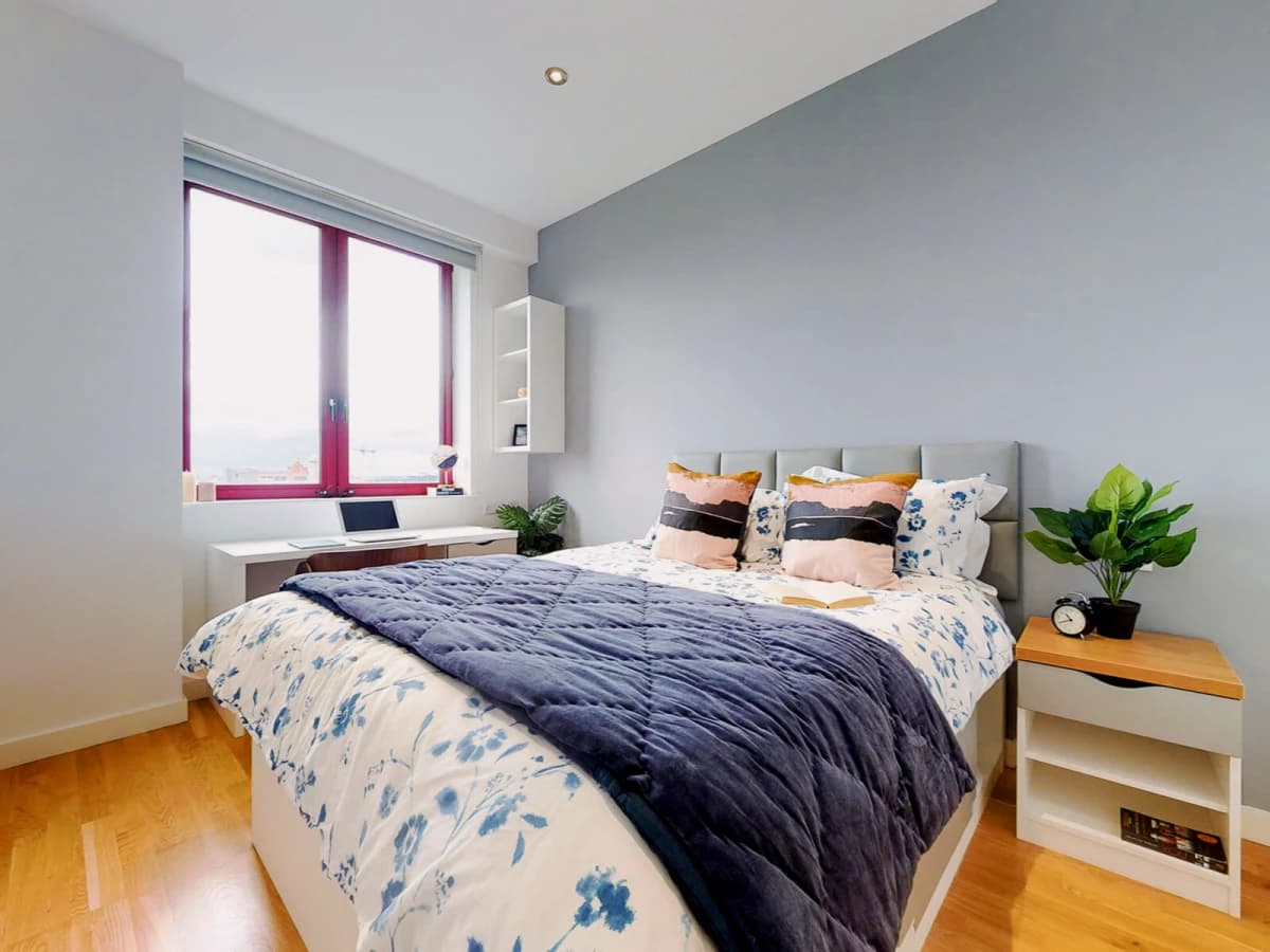 Q One Residence image