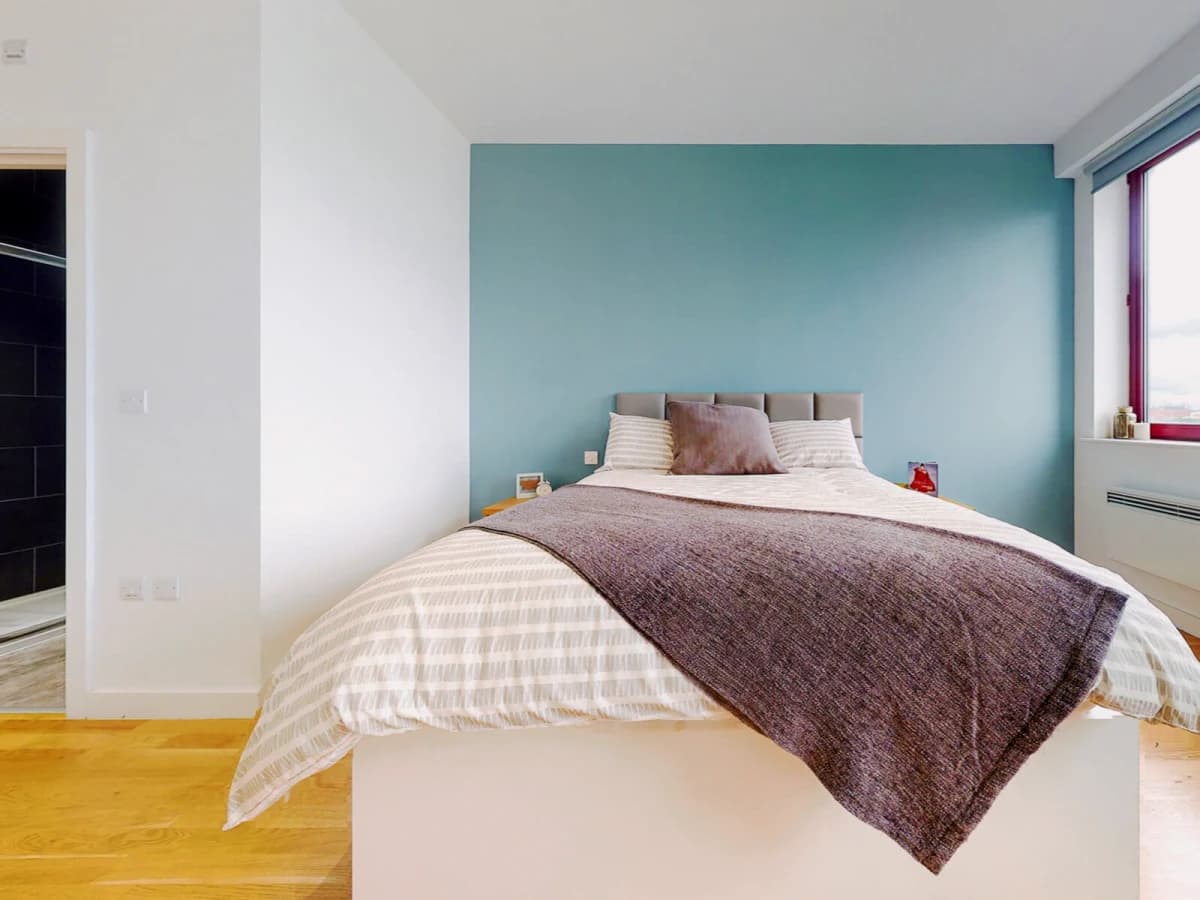 Q One Residence image