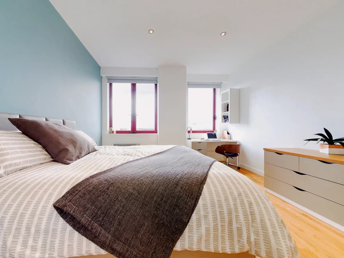 Q One Residence image