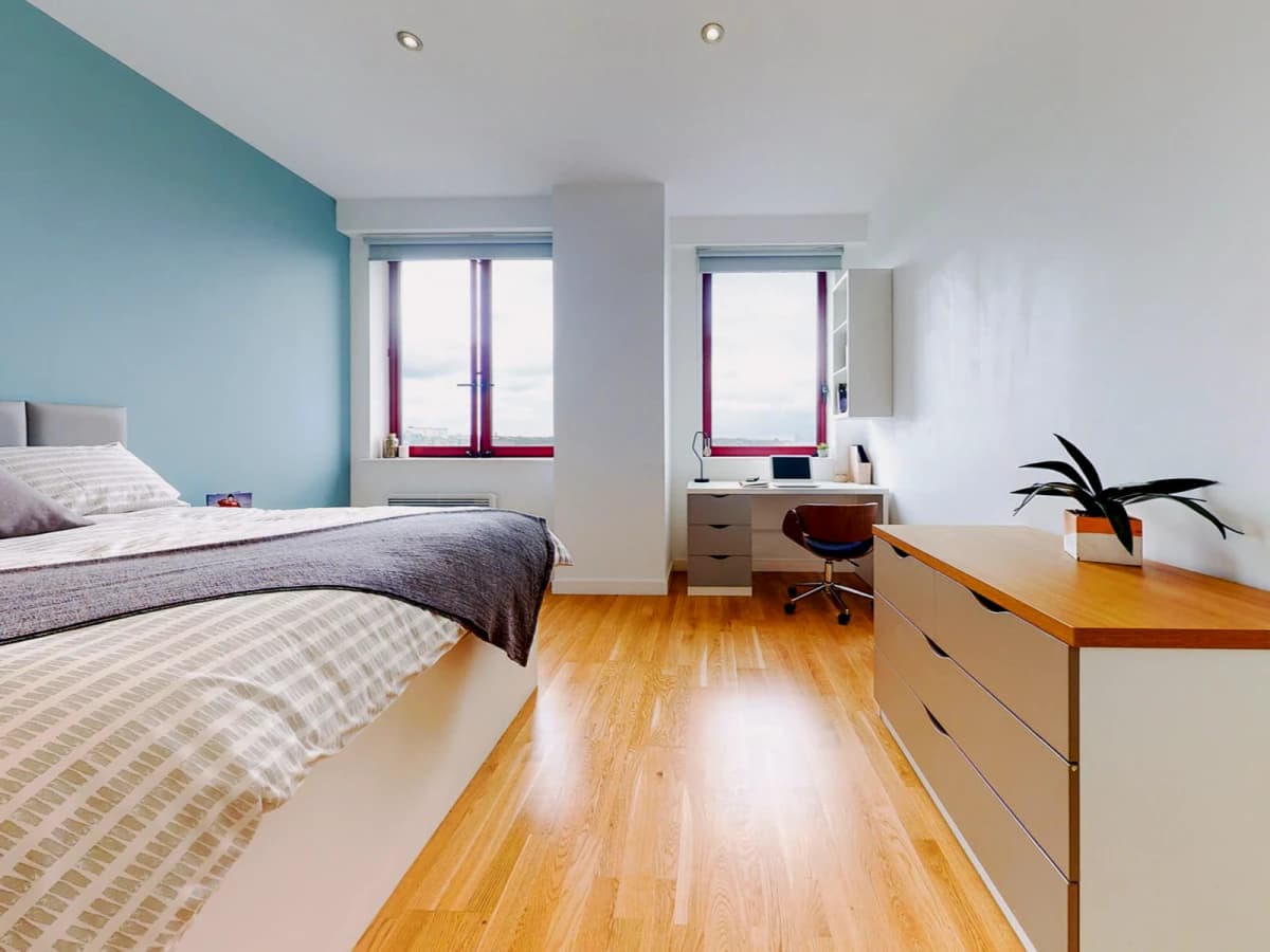 Q One Residence image