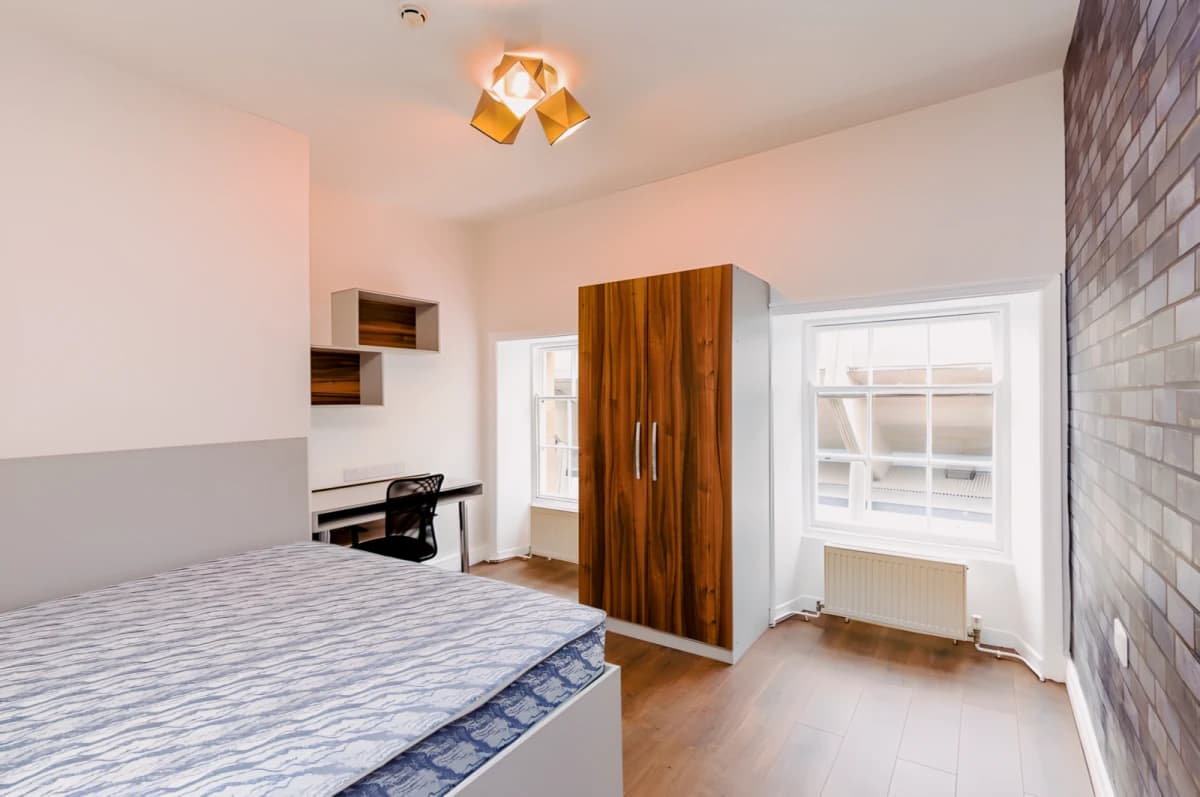 8 LEAZES TERRACE image 4