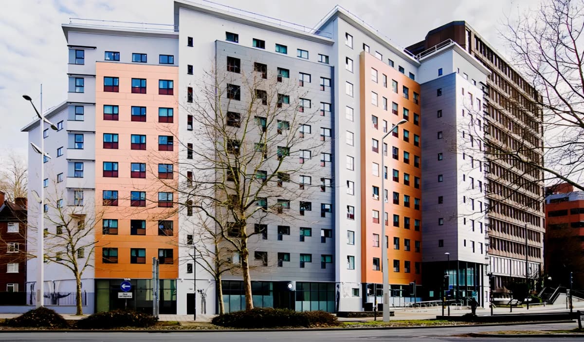 Phoenix Court image 3