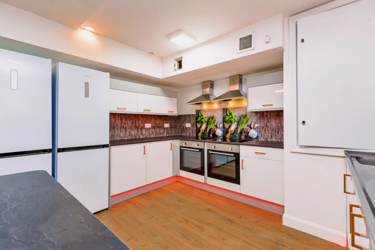 52 LEAZES TERRACE image 4
