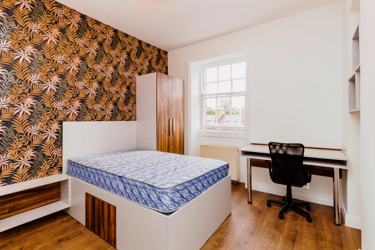 10 Leazes Terrace image 3