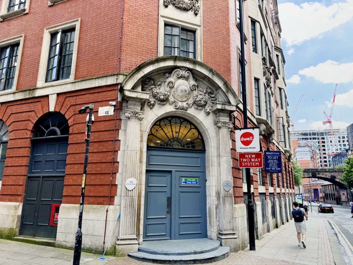 Dwell 121 Princess Street image