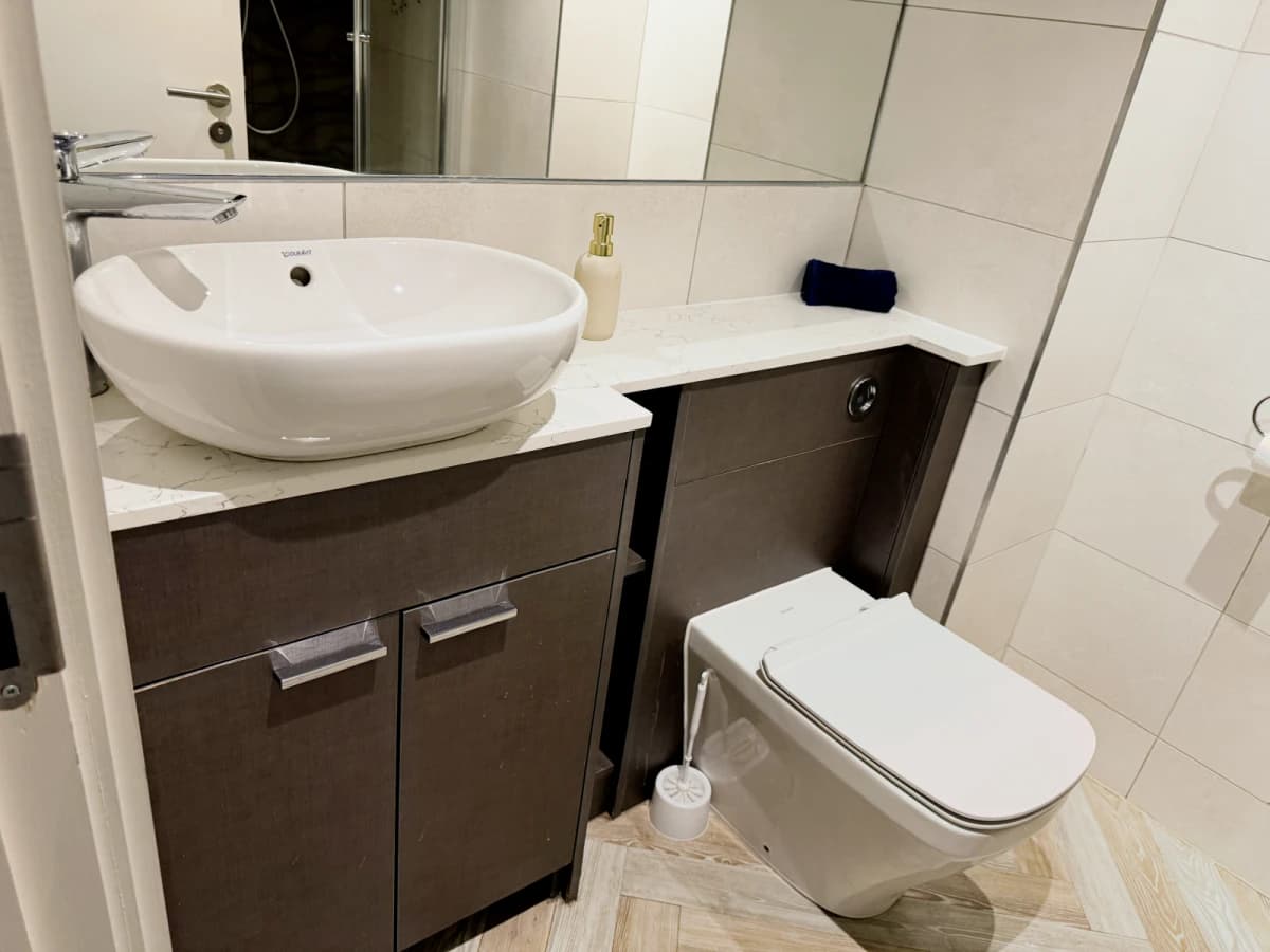 Dwell 121 Princess Street image