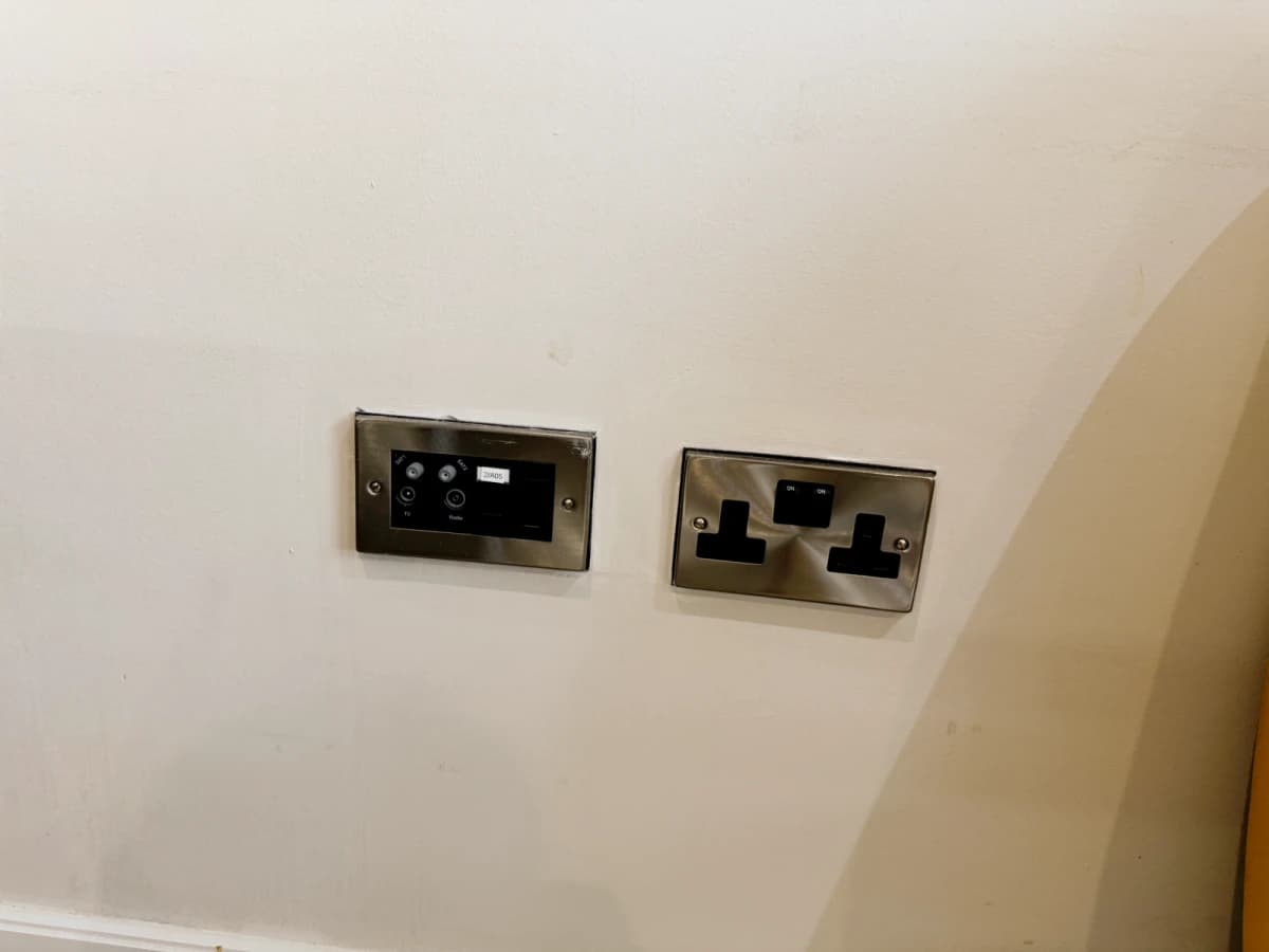 Dwell 121 Princess Street image