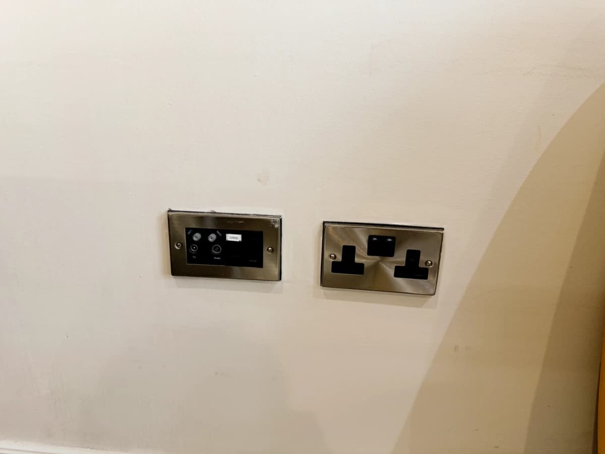 Dwell 121 Princess Street image