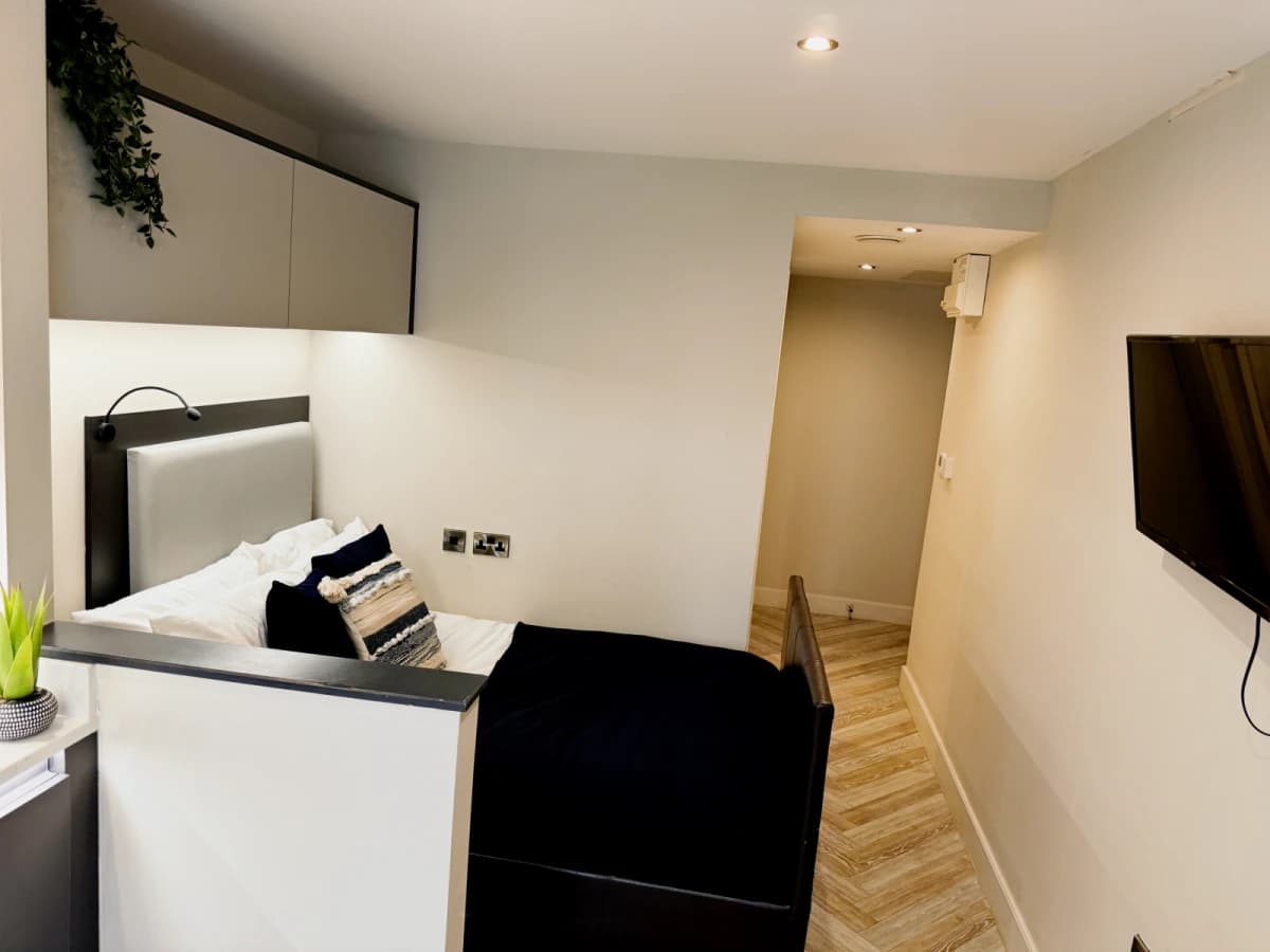 Dwell 121 Princess Street image