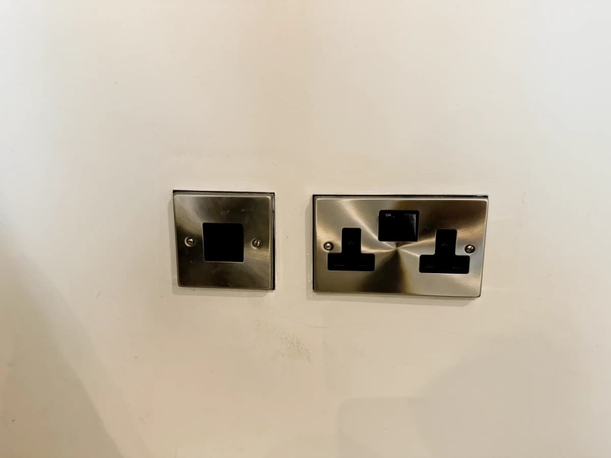 Dwell 121 Princess Street image