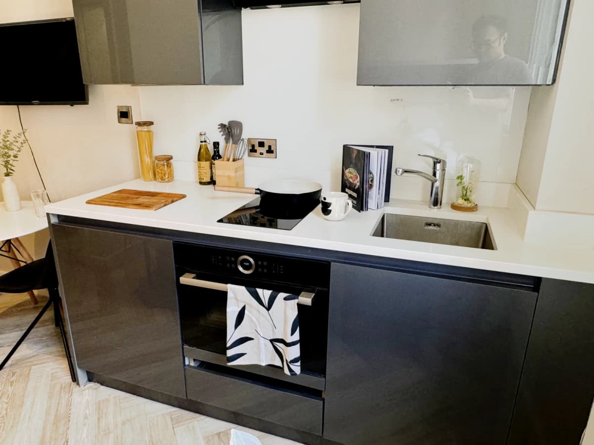 Dwell 121 Princess Street image