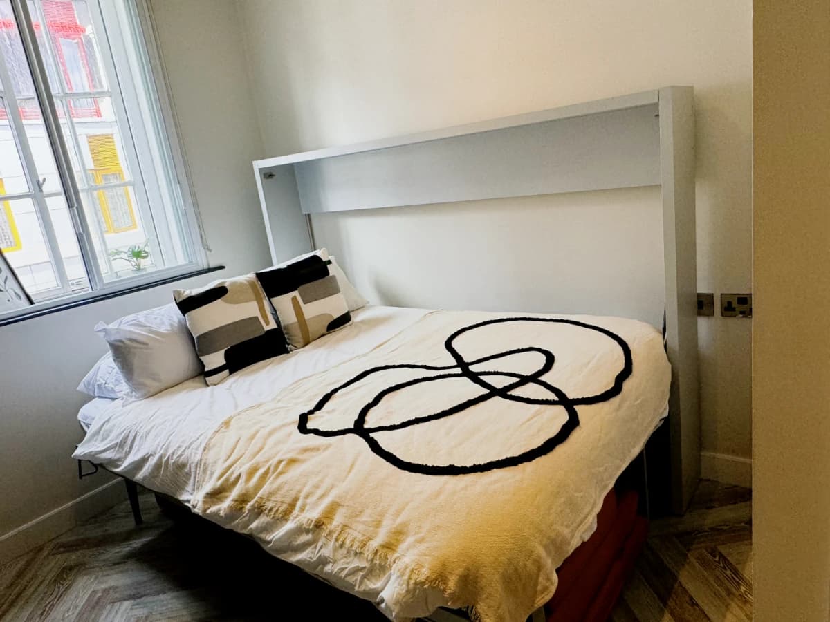 Dwell 121 Princess Street image