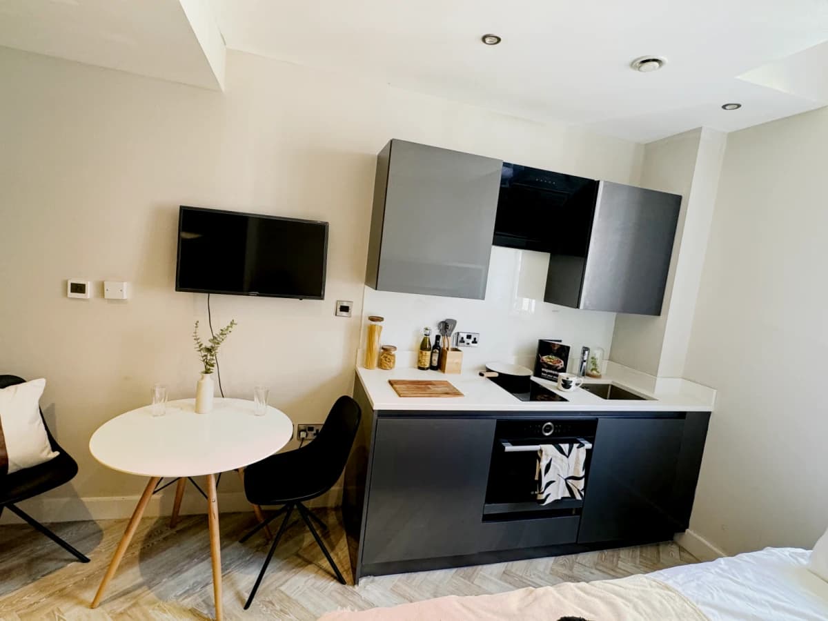 Dwell 121 Princess Street image