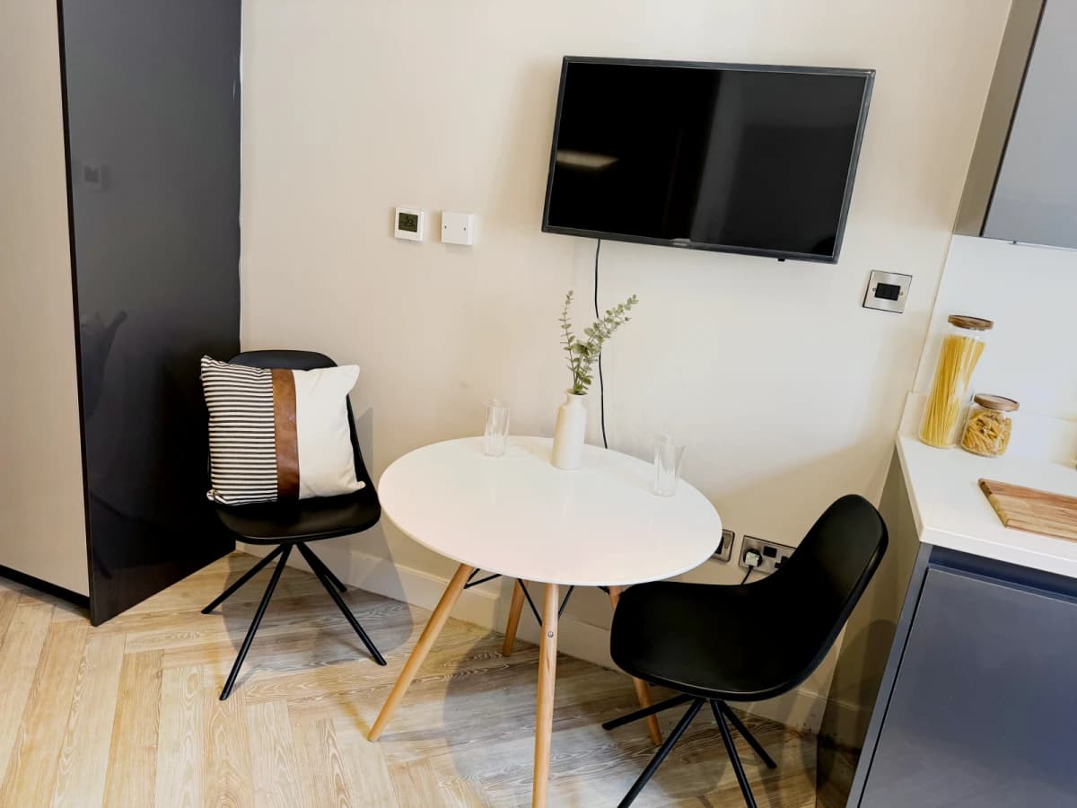 Dwell 121 Princess Street image