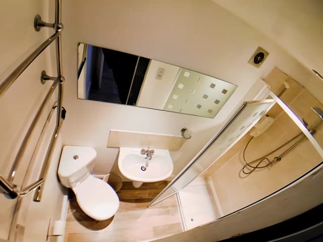 Welcoming double ensuite bedroom in Rusholme