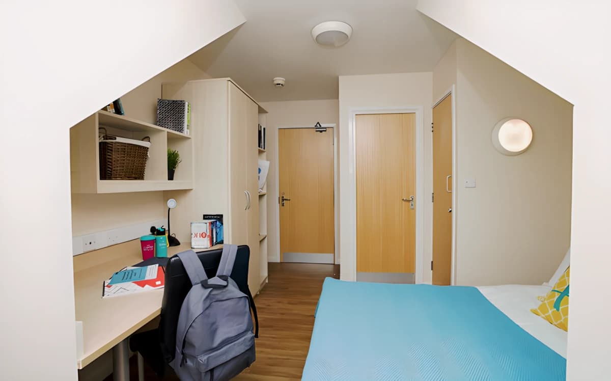 Single En-suite Bedroom