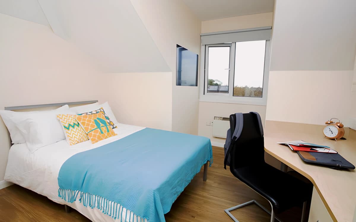 Single En-suite Bedroom