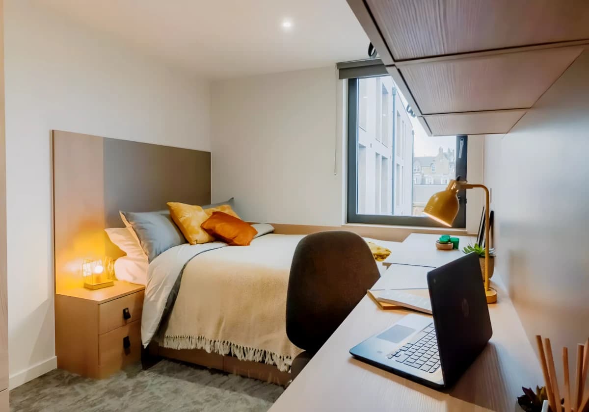 Silver En Suite