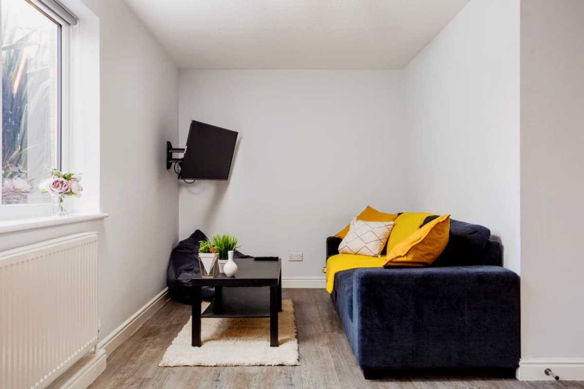 Five Bed Flat