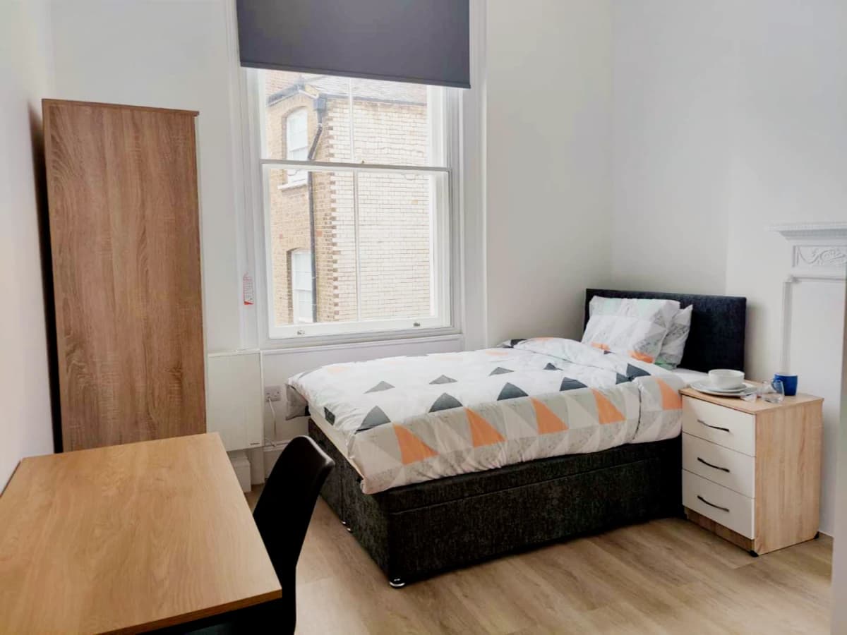 Lnt Bloomsbury image