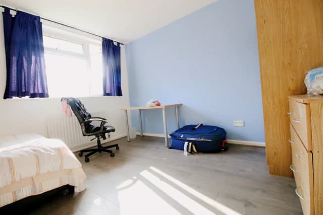 St Philips Road C82 image