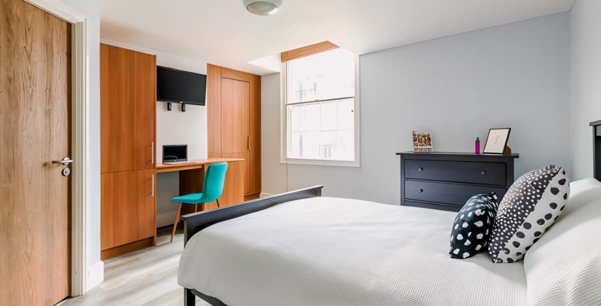 En-Suite 1