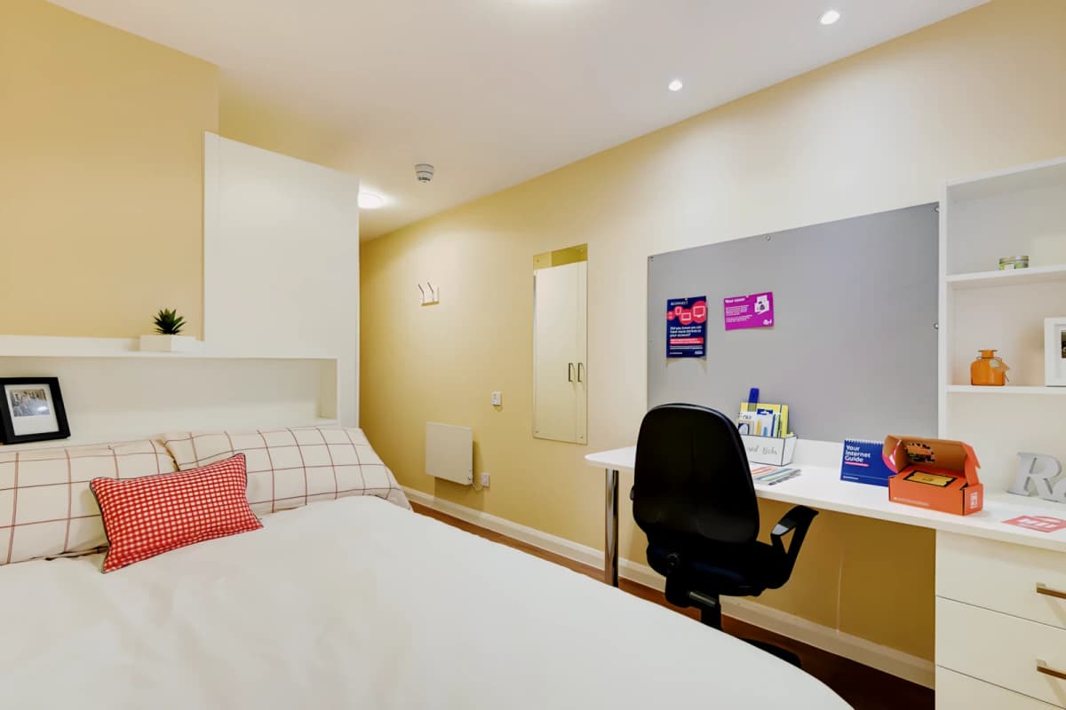 Gold En-Suite