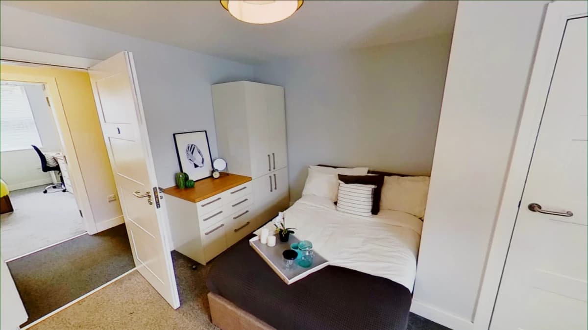 Cluster Ensuite