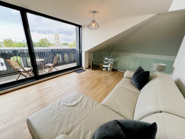 2 Bedroom 2 Bathroom roomA