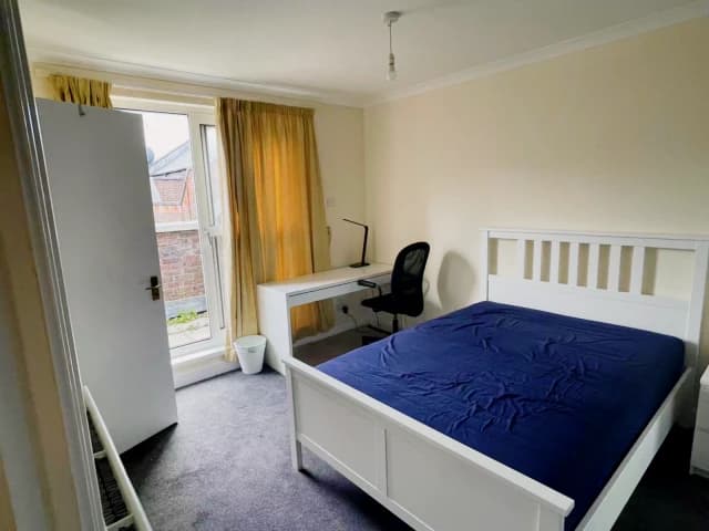 5 Bedroom 5 Bathroom roomB