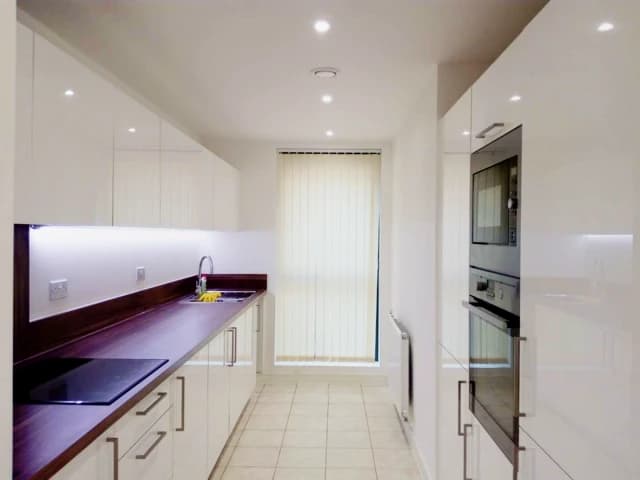 3 Bed / 3 Bath