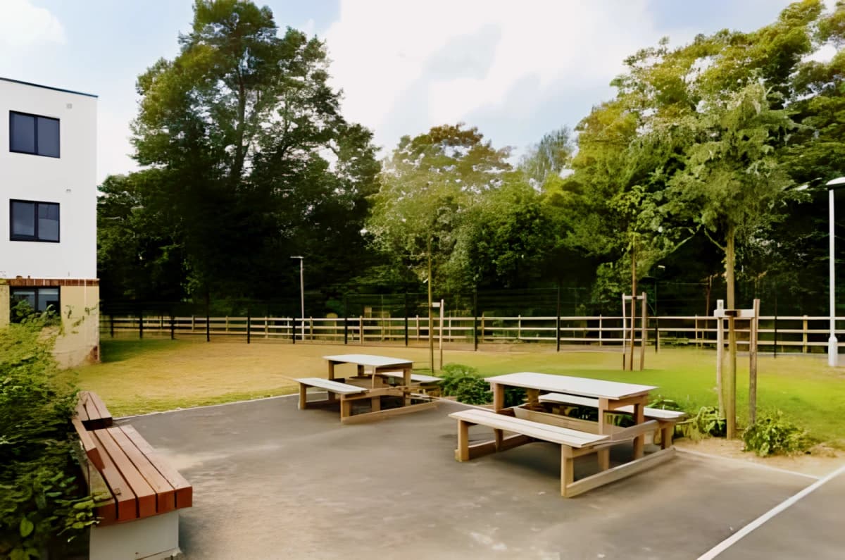 Outdoor Features