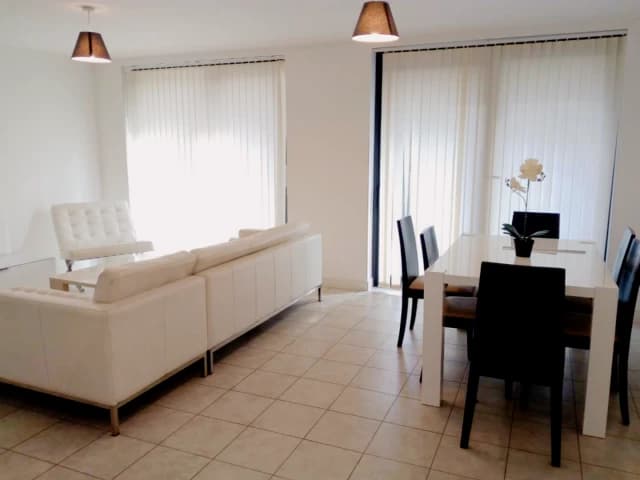 3 Bed / 3 Bath