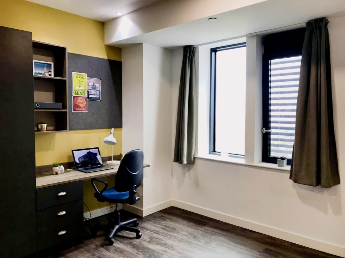 Deluxe Studio