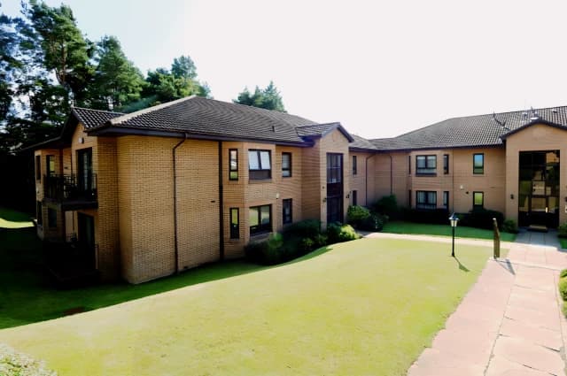 Henderland Road, G61 1JA image 2