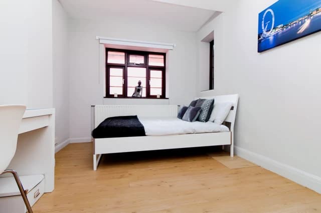 4 Bed / 1 Bath
