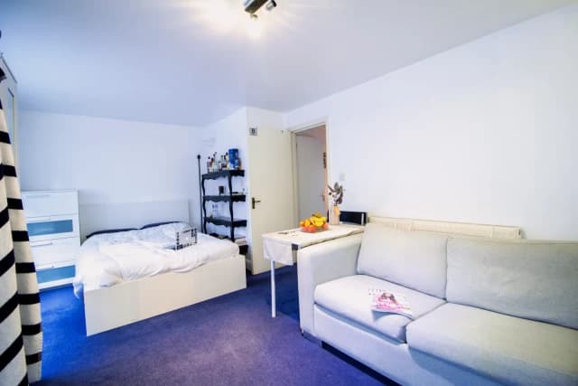 2 Bed / 1 Bath
