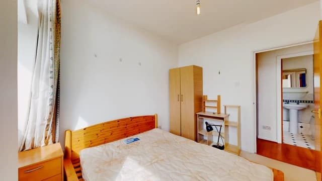 2 Bed / 2 Bath