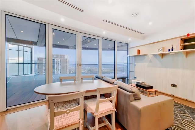 2 Bed / 2 Bath