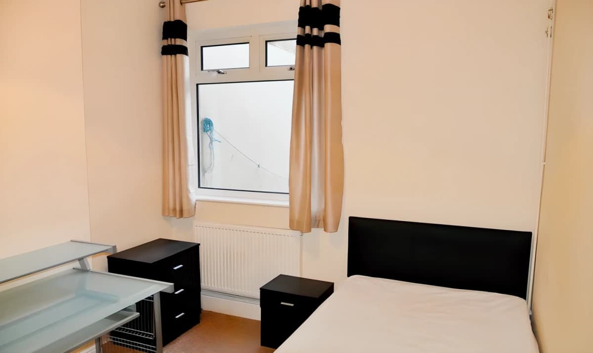 5 bedrooms