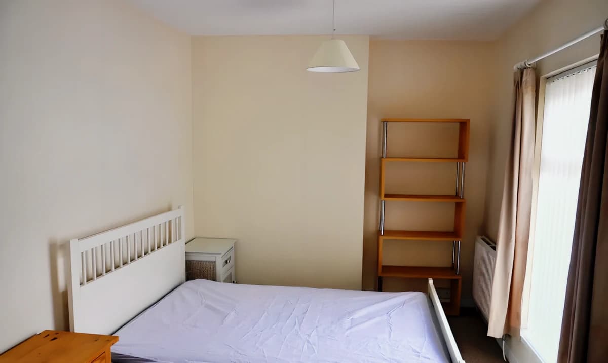 6 bedrooms