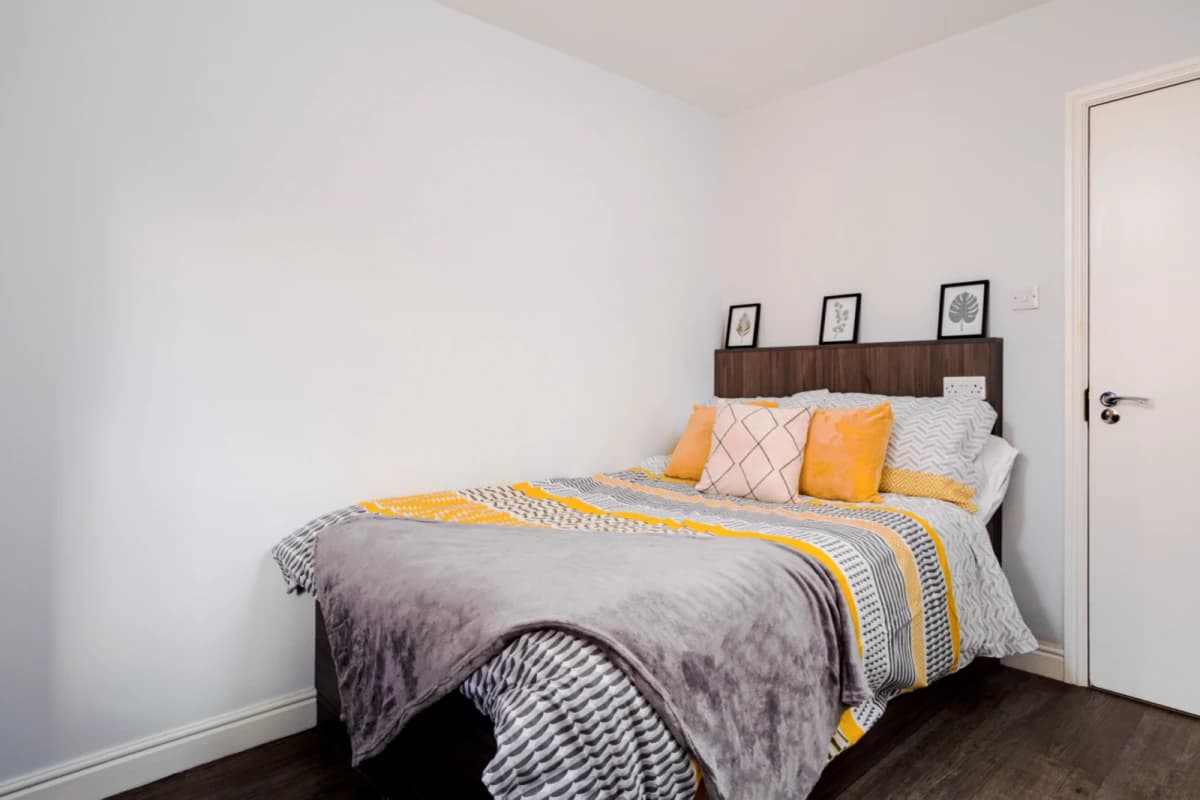 Five Bed Flat