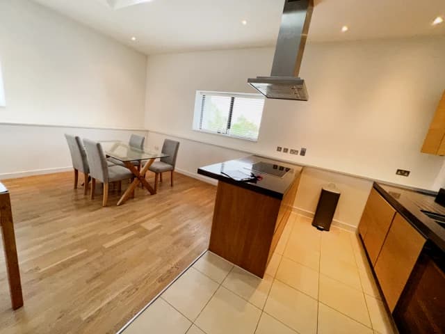 2 Bedroom 2 Bathroom roomA