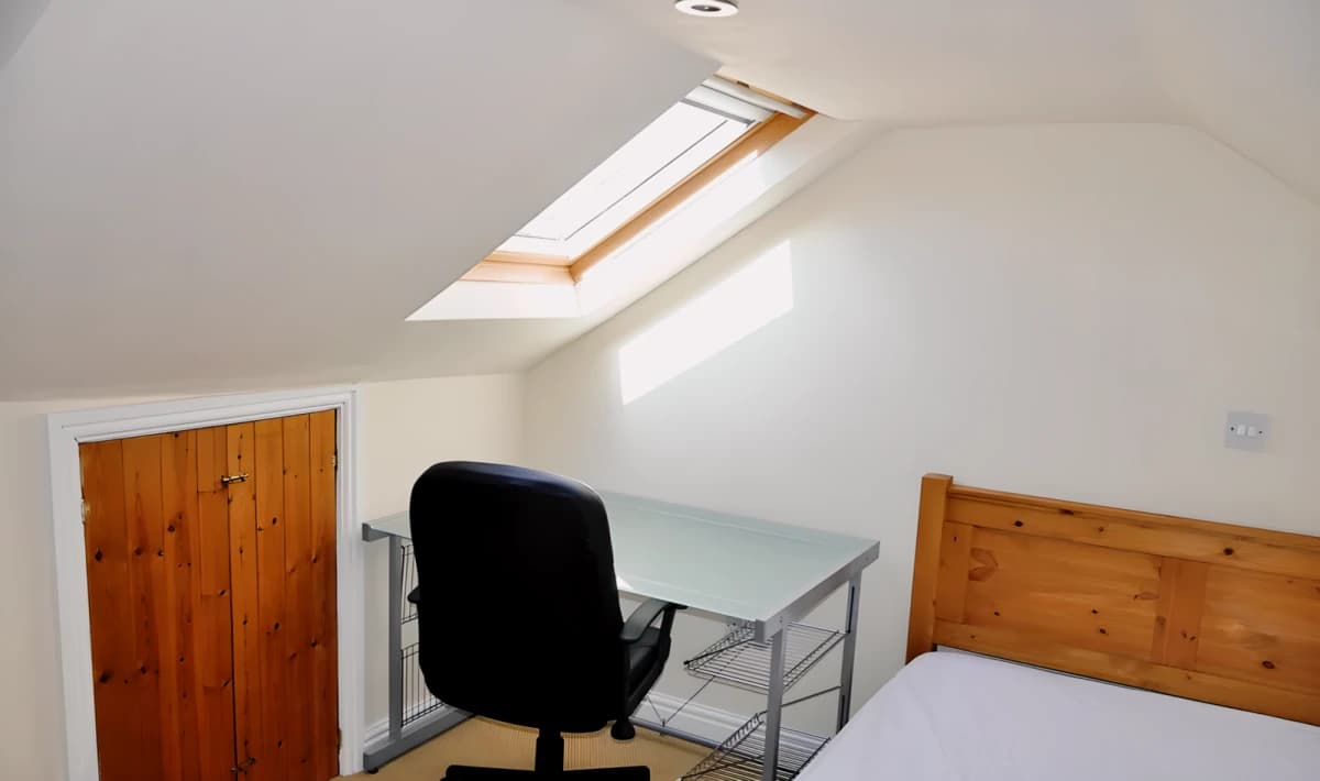 6 bedrooms