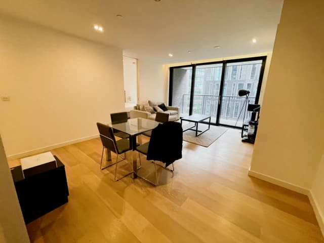 2 Bedroom 2 Bathroom roomA
