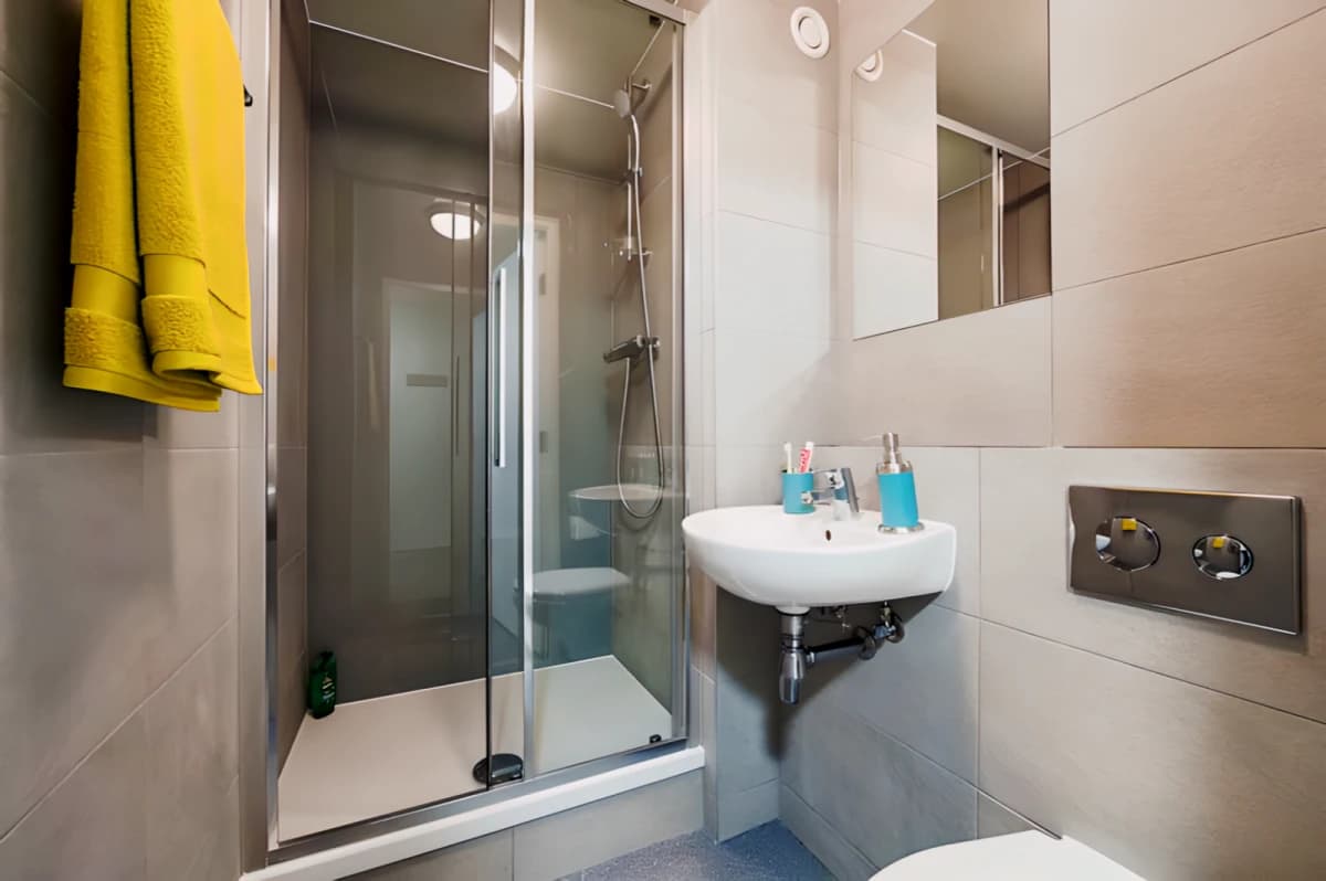 Selly Oak Court image