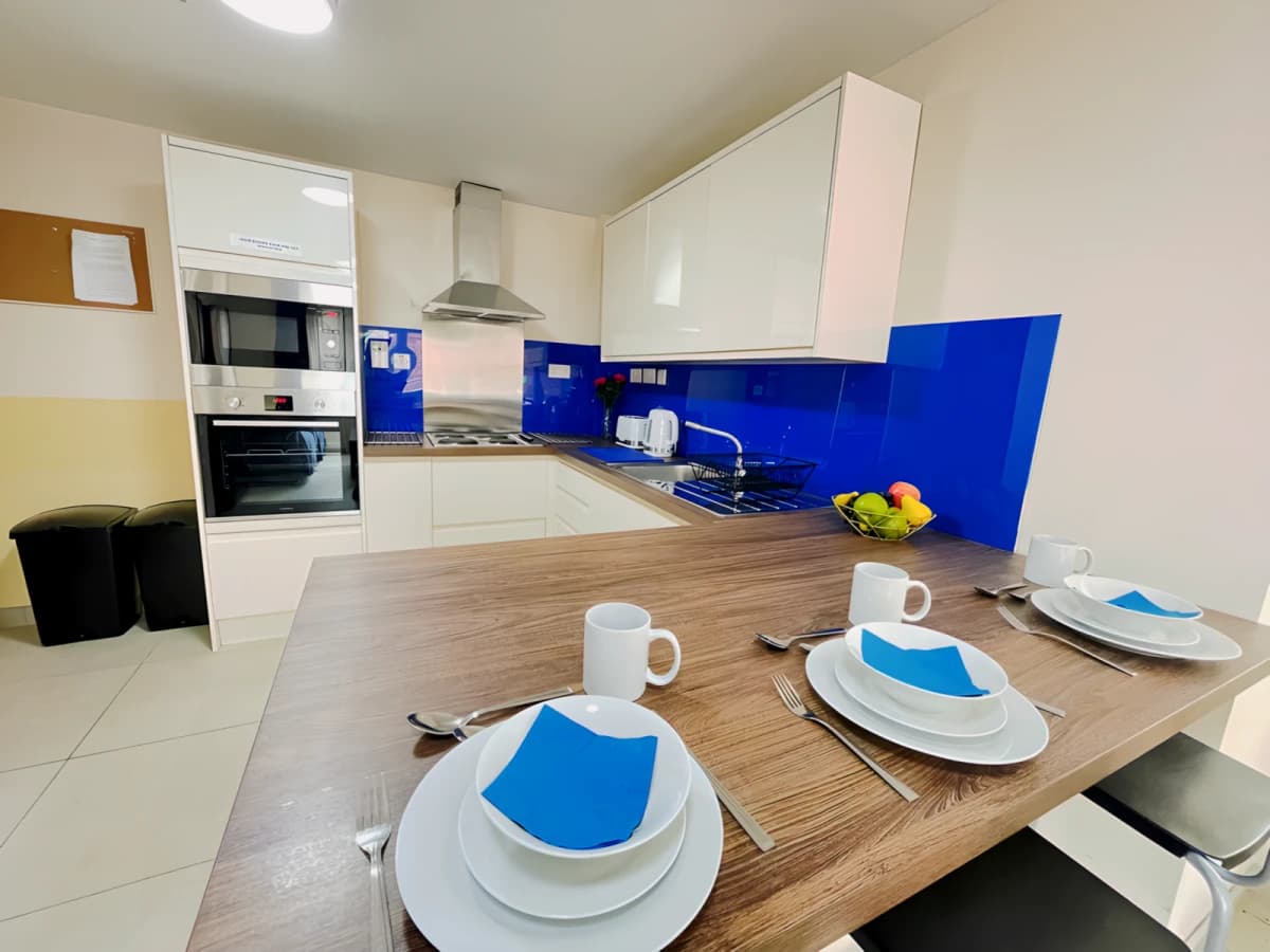 Uni House Court image 3