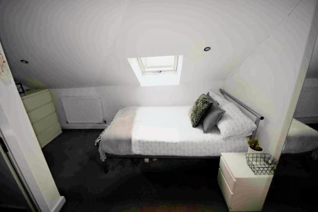6 Beds 3 Baths